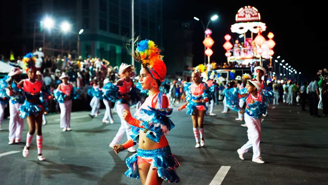 El Carnaval desdibujado: De la elegancia de febrero a la crónica del «tanque»